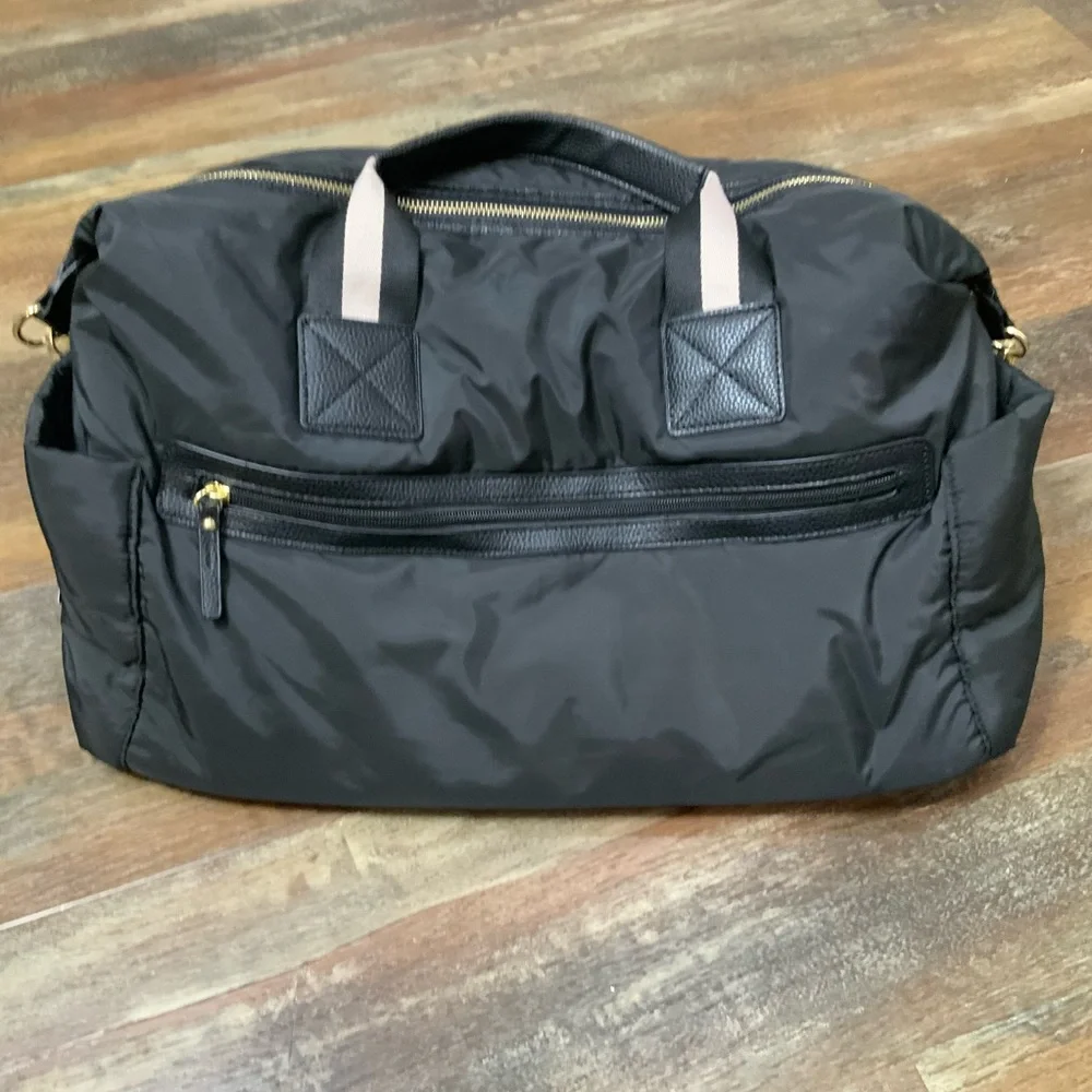NWT Tommy Bahama Everyday Duffle - Black Puffer Weekender Carry-On Bag